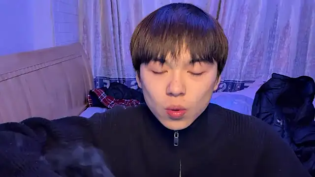 Snapshot of xiaottt1918 chatting on January 15, 2025, 12:36 pm xiaottt1918 online show from January 15, 2025, 12:36 pm