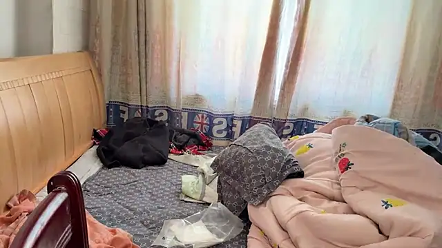 Snapshot of xiaottt1918 chatting on January 16, 2025, 5:32 am xiaottt1918 online show from January 16, 2025, 5:32 am