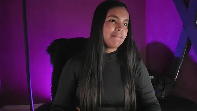 zoe roux21 online show from November 26, 2025, 2:33 am