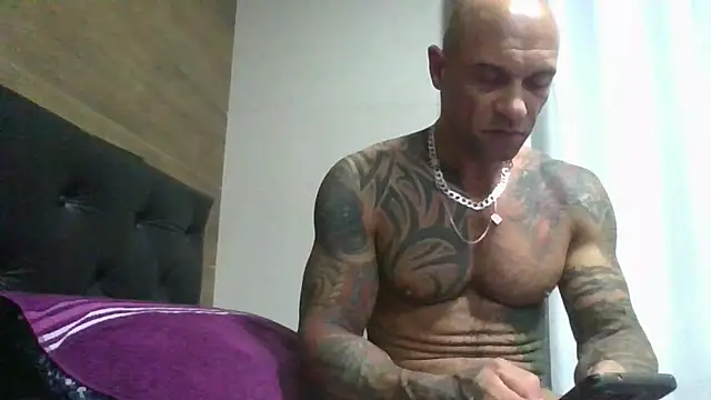 Arc8njoblack online show from April 28, 2026, 5:23 am