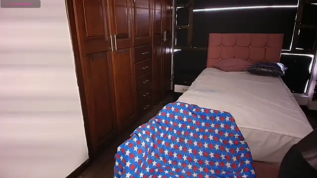 SexyNaf online show from November 22, 2025, 7:57 pm