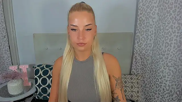 KristyHoney online show from July 26, 2026, 5:03 am