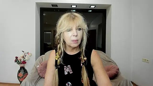 Anna Diax online show from November 8, 2025, 1:25 pm