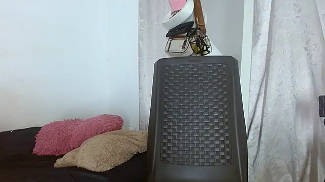 cristinamontiel online show from April 28, 2026, 2:32 pm