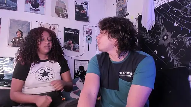 hothoneychile online show from September 9, 2025, 2:04 pm