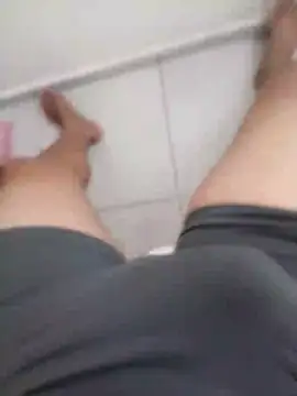 jhondivulga18 online show from April 20, 2026, 10:51 am