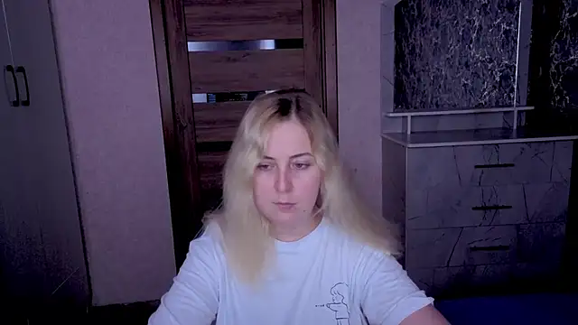 Kristy-Max online show from May 30, 2026, 7:08 pm