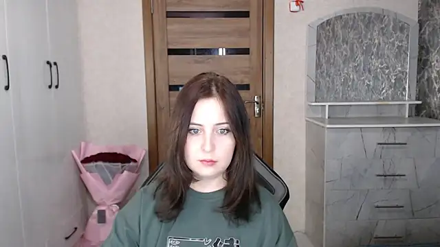 Kristy-Max online show from November 5, 2025, 9:07 pm