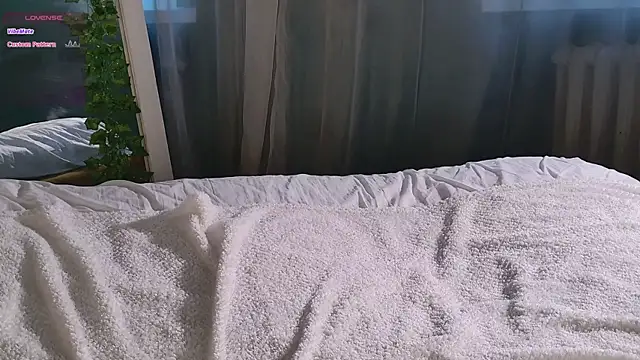 SunnyRisha online show from September 28, 2025, 5:14 am