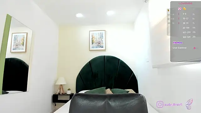 EmilyJireh  online show from June 17, 2026, 7:24 pm
