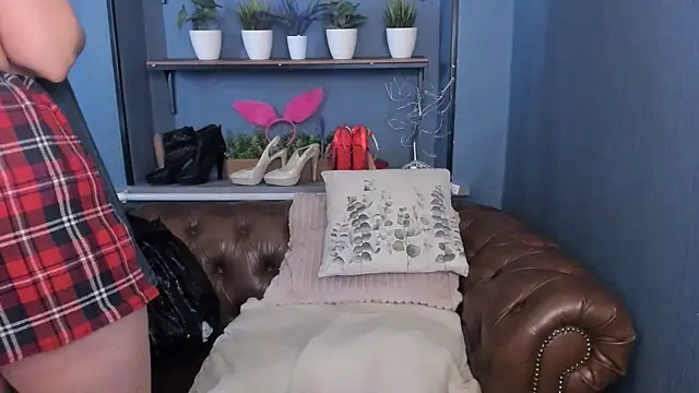 JesiaFoxi online show from June 25, 2026, 10:53 am