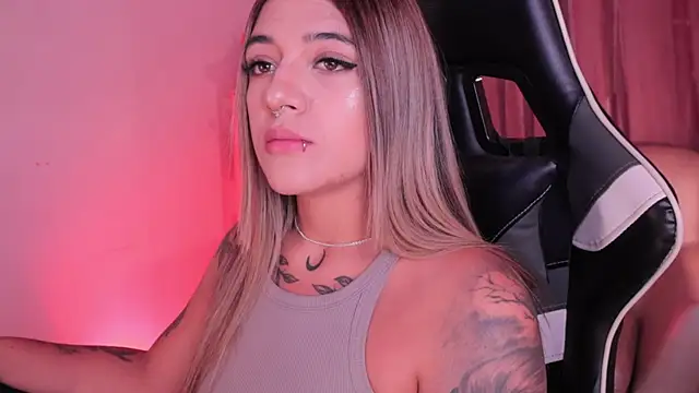 ashleyvalirya online show from January 9, 2026, 4:08 am