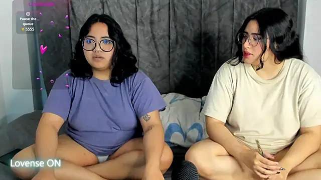 Snapshot of maddie-and-chelsea- chatting on July 29, 2026, 5:01 pm maddie-and-chelsea- online show from July 29, 2026, 5:01 pm