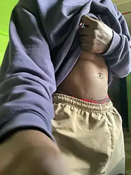 Snapshot of Alphadavid_23 chatting on February 19, 2025, 2:22 pm Alphadavid 23 online show from February 19, 2025, 2:22 pm