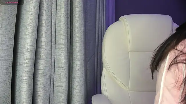 Giovanna oliveira online show from October 10, 2025, 5:30 am