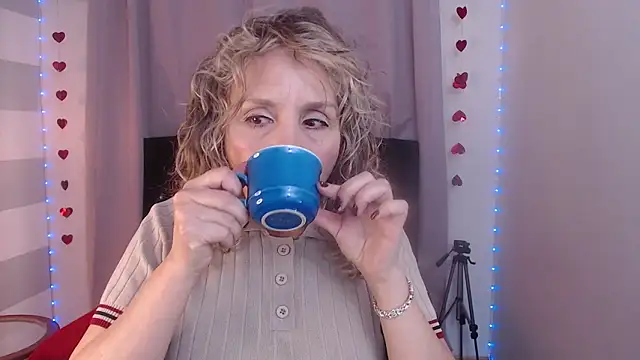 Afrodita sg online show from February 18, 2026, 2:57 pm