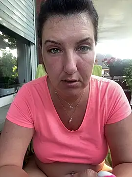 Snapshot of NatiLove35 chatting on June 27, 2026, 5:57 am NatiLove35 online show from June 27, 2026, 5:57 am