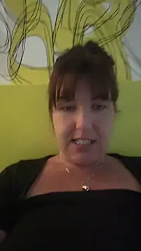 Snapshot of NatiLove35 chatting on June 6, 2026, 5:45 am NatiLove35 online show from June 6, 2026, 5:45 am