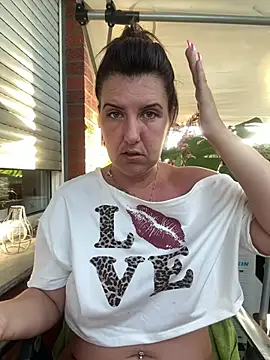 Snapshot of NatiLove35 chatting on July 1, 2026, 5:19 am NatiLove35 online show from July 1, 2026, 5:19 am