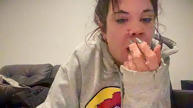 RavenRayyy online show from October 8, 2025, 10:50 am