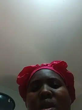 queenxdede online show from June 9, 2026, 5:58 pm