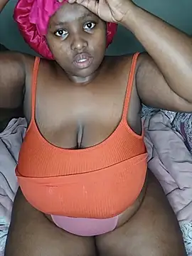 queenxdede online show from May 19, 2026, 6:15 pm
