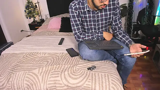 -soulmate-s online show from December 19, 2025, 1:35 pm