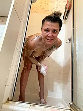 hotNReady6969 online show from October 5, 2025, 5:31 am