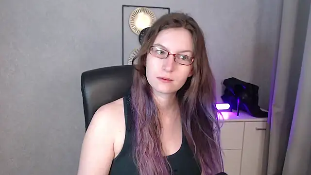 emmaxDelight online show from September 11, 2025, 5:29 am