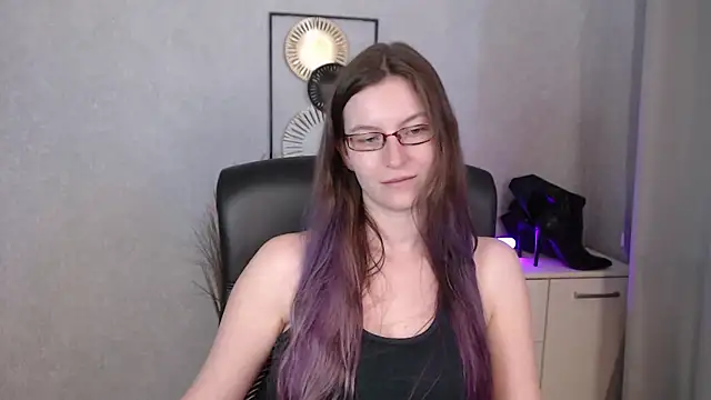 emmaxDelight online show from September 10, 2025, 7:29 am