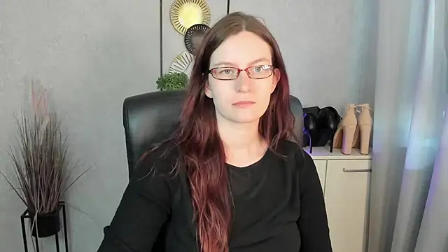 emmaxDelight online show from June 24, 2026, 5:39 am
