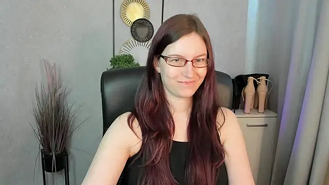 emmaxDelight online show from June 12, 2026, 6:55 am