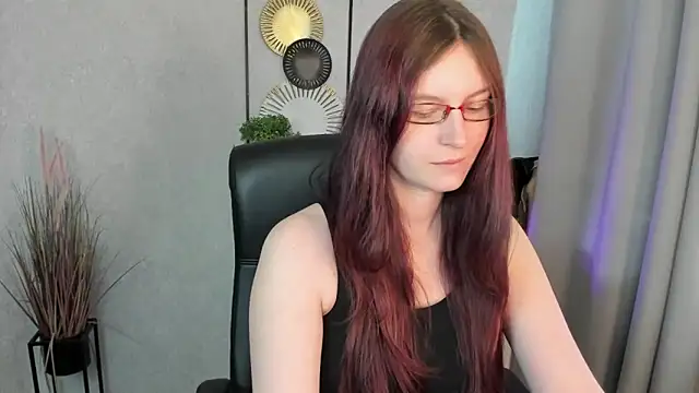 emmaxDelight online show from June 15, 2026, 5:29 am