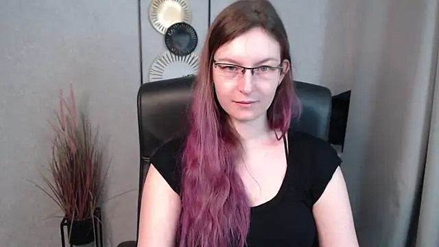 emmaxDelight online show from March 5, 2025, 7:27 am