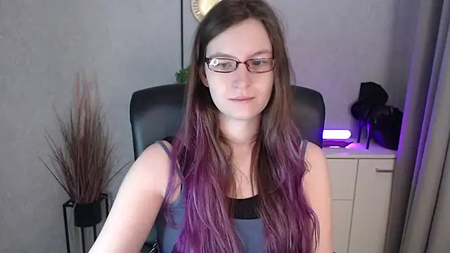 emmaxDelight online show from November 27, 2025, 6:25 am