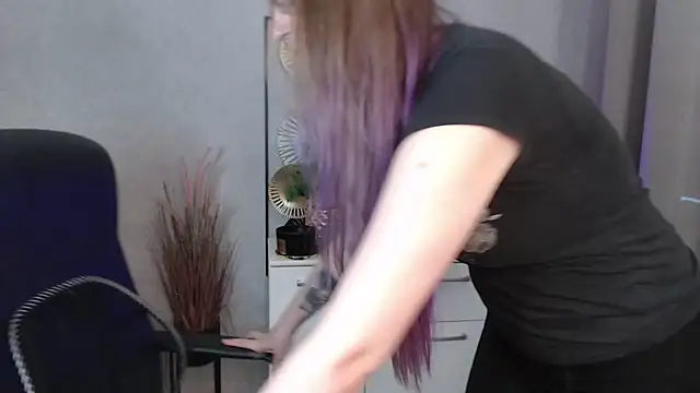 emmaxDelight online show from September 18, 2025, 5:43 am