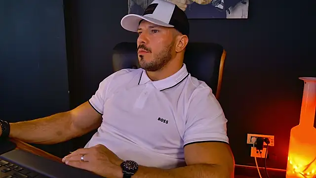 AngeloEric online show from September 19, 2025, 12:20 pm