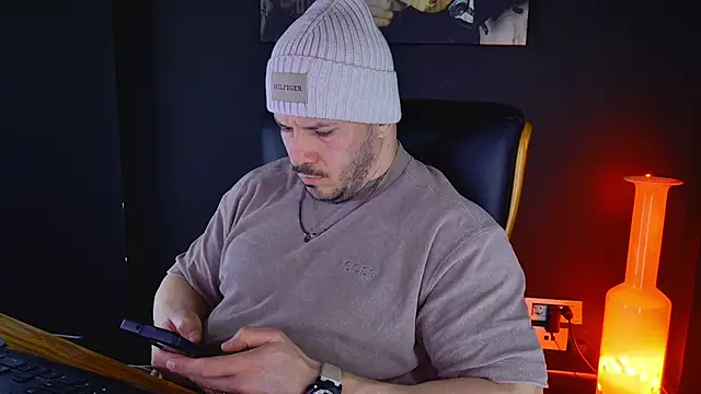 AngeloEric online show from February 13, 2025, 10:34 am