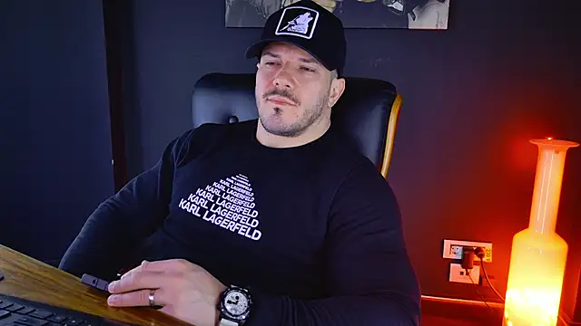 AngeloEric online show from February 11, 2025, 6:51 am