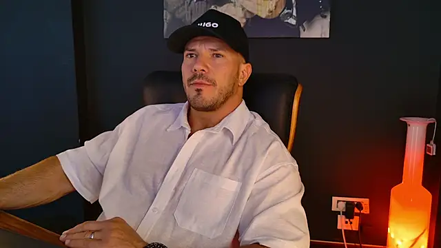 AngeloEric online show from September 24, 2025, 10:55 am