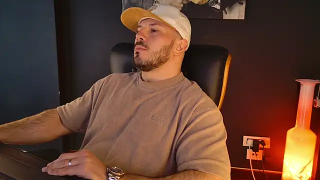 Snapshot of AngeloEric chatting on February 28, 2026, 12:05 pm AngeloEric online show from February 28, 2026, 12:05 pm