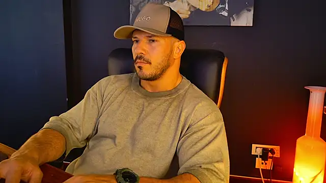 AngeloEric online show from September 18, 2025, 11:57 am