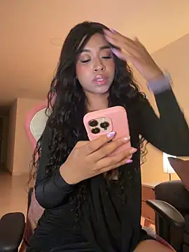 Snapshot of bella__honey chatting on April 26, 2026, 2:09 am bella honey online show from April 26, 2026, 2:09 am