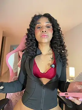 Snapshot of bella__honey chatting on May 3, 2026, 1:33 am bella honey online show from May 3, 2026, 1:33 am