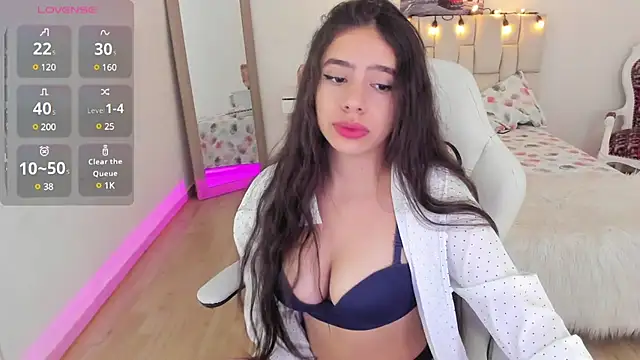 zoe turnner 18 online show from March 10, 2025, 11:23 am