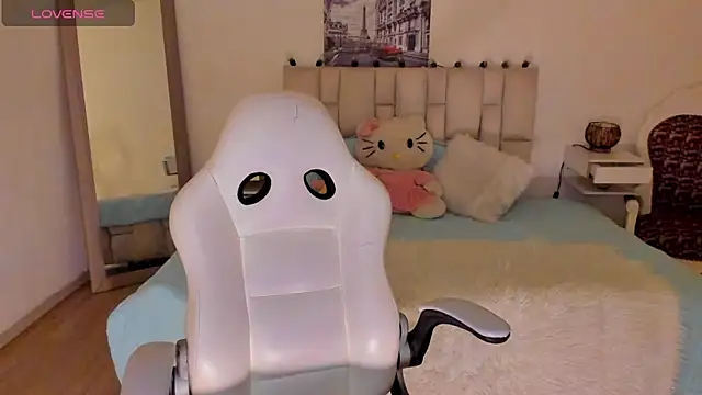 zoe turnner 18 online show from October 15, 2025, 11:40 am