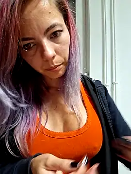 allinqueen online show from October 1, 2025, 1:55 am