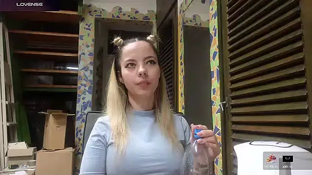 allinqueen online show from March 18, 2025, 8:48 pm