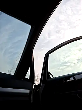 allinqueen online show from March 9, 2025, 1:26 pm