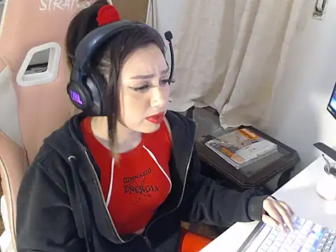 bonniedelicius online show from June 26, 2026, 11:43 pm